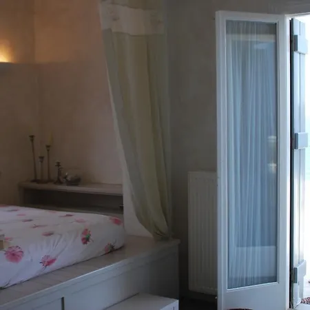 Almyra Kythera * Agia Pelagia (Kythira)