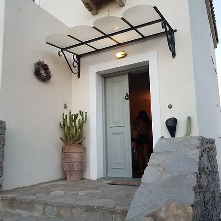 Almyra Kythera Semesterbostad